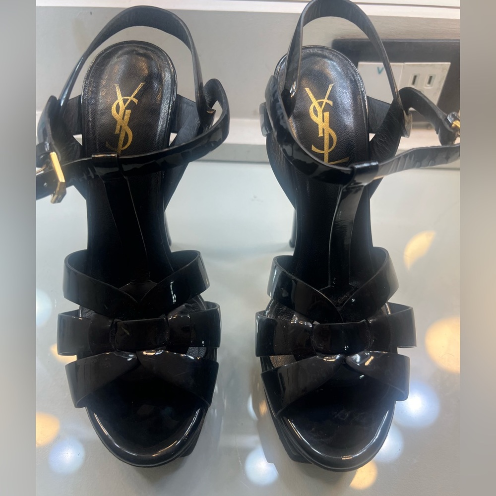 YSL TRIBUTE PLATFORM SANDALS IN PATENT LEATHER